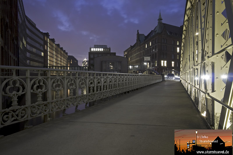 Abends auf der Neuerwegsbrücke