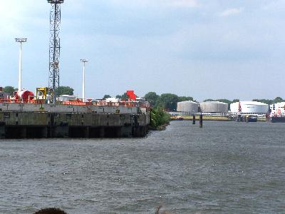 Einfahrt Petroleumhafen S&uuml;dseite